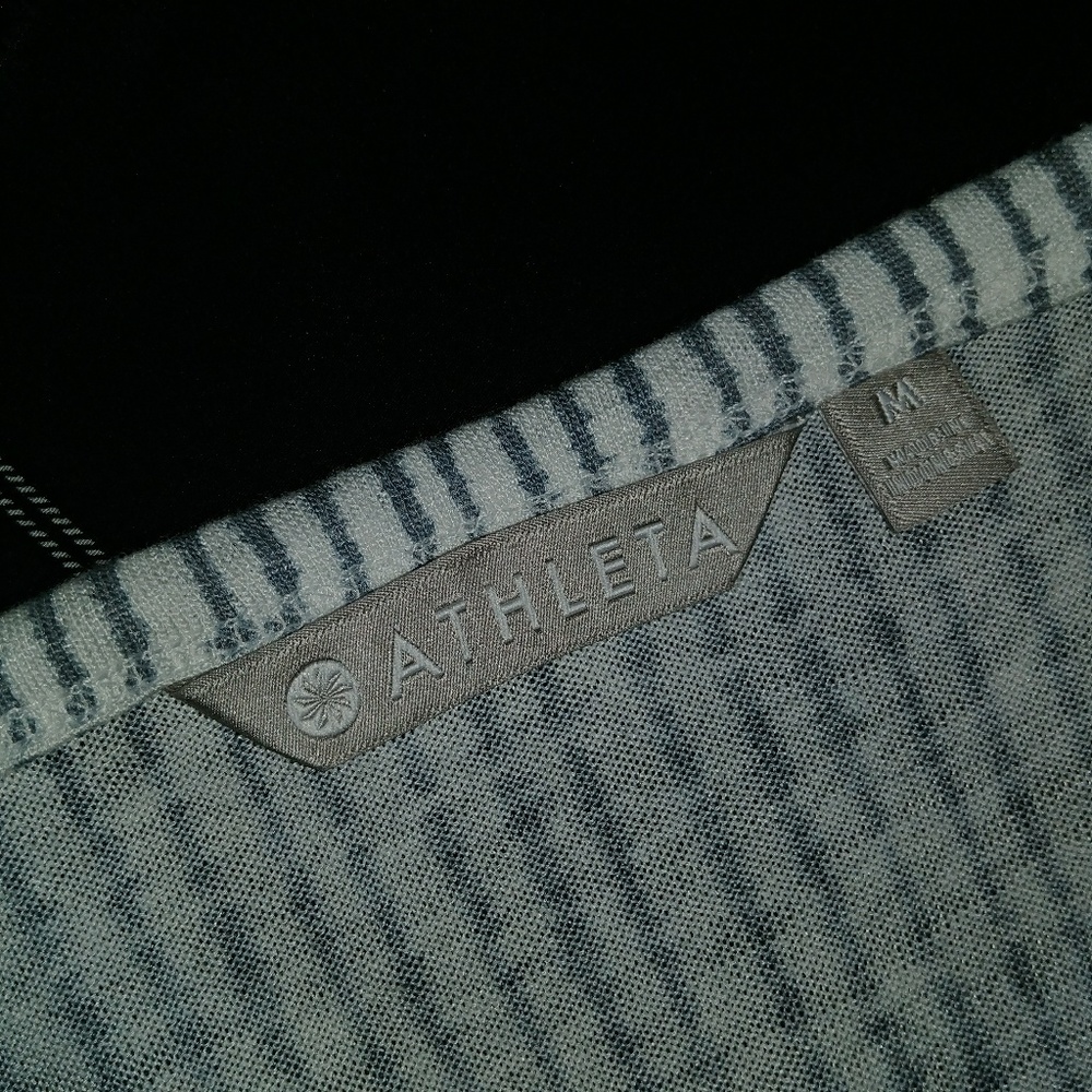 ATHLETA TANK TOP SHIRT GREY & WHITE MEDIUM - Picture 3 of 3